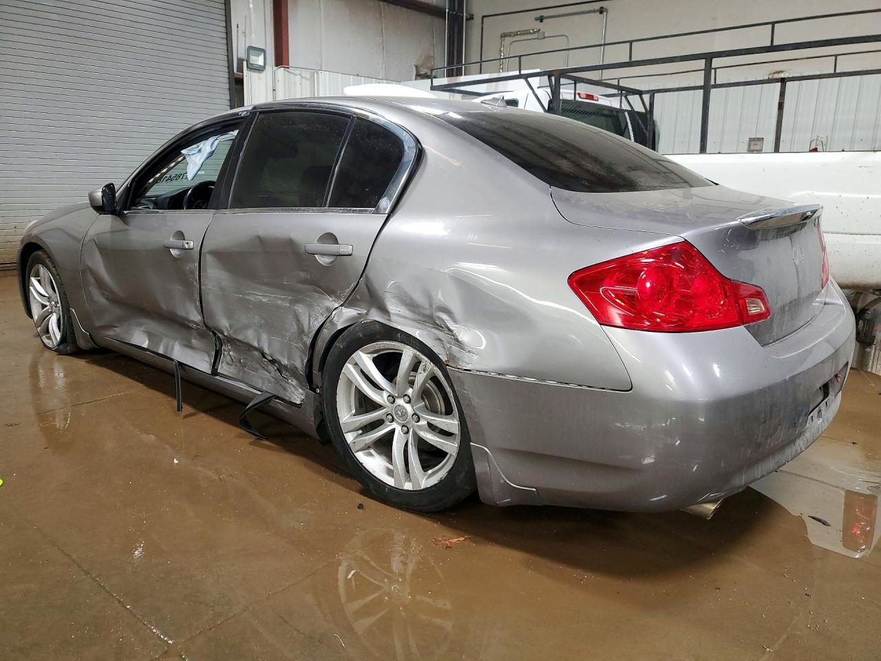 INFINITI G37 X