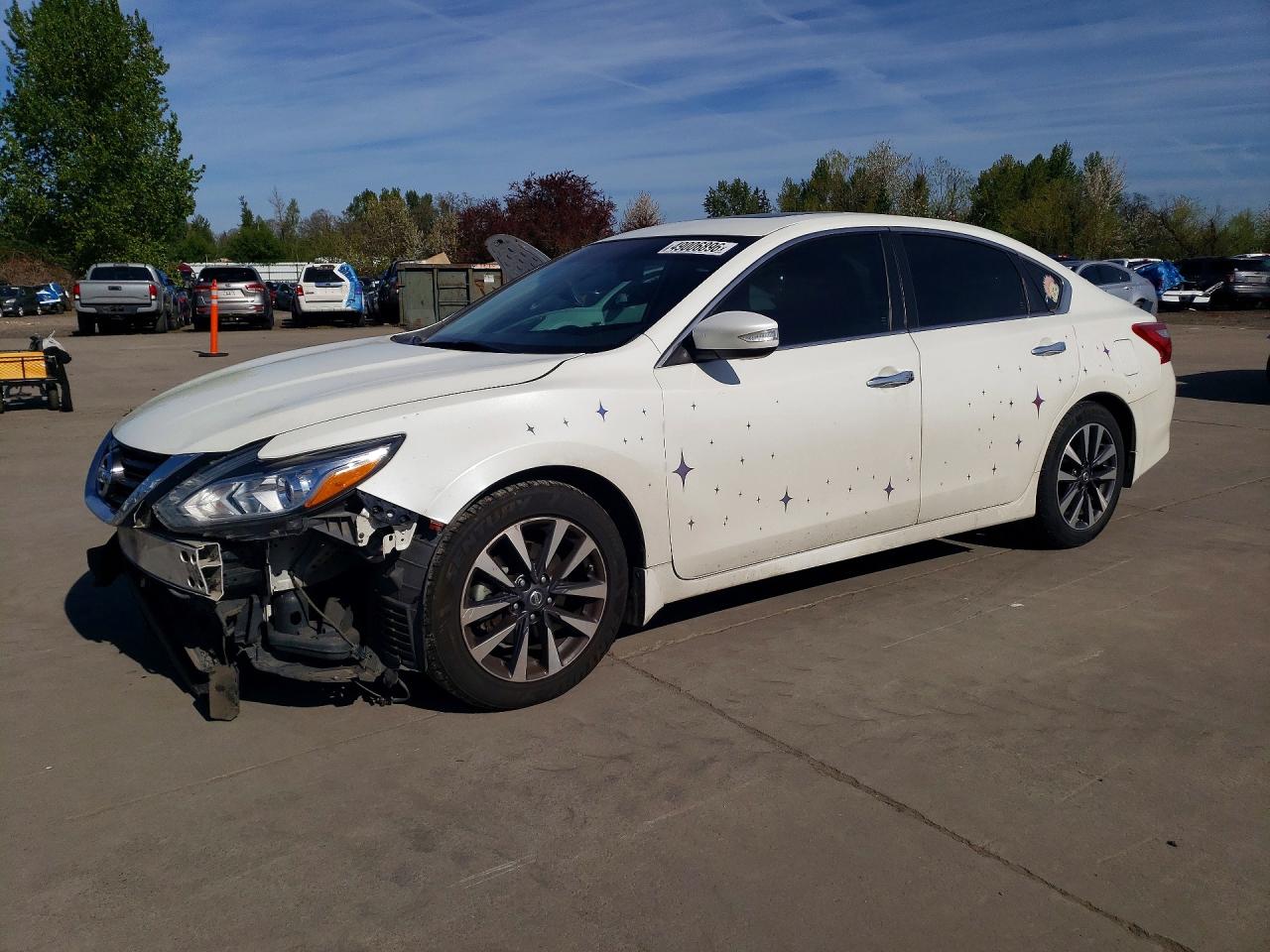 Salvage Nissan Altima Image