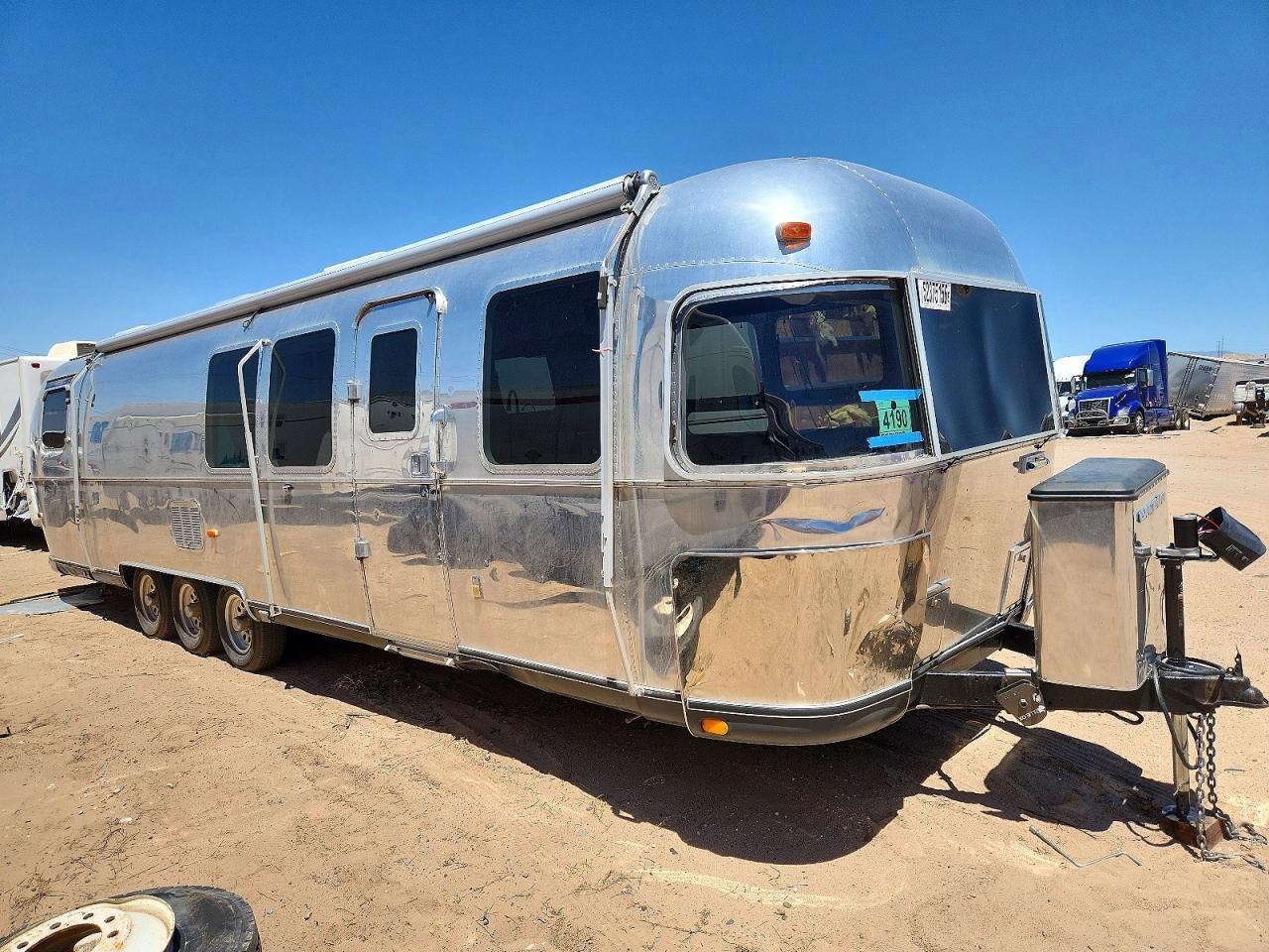 Salvage Airstream Limited Series M 34f Image