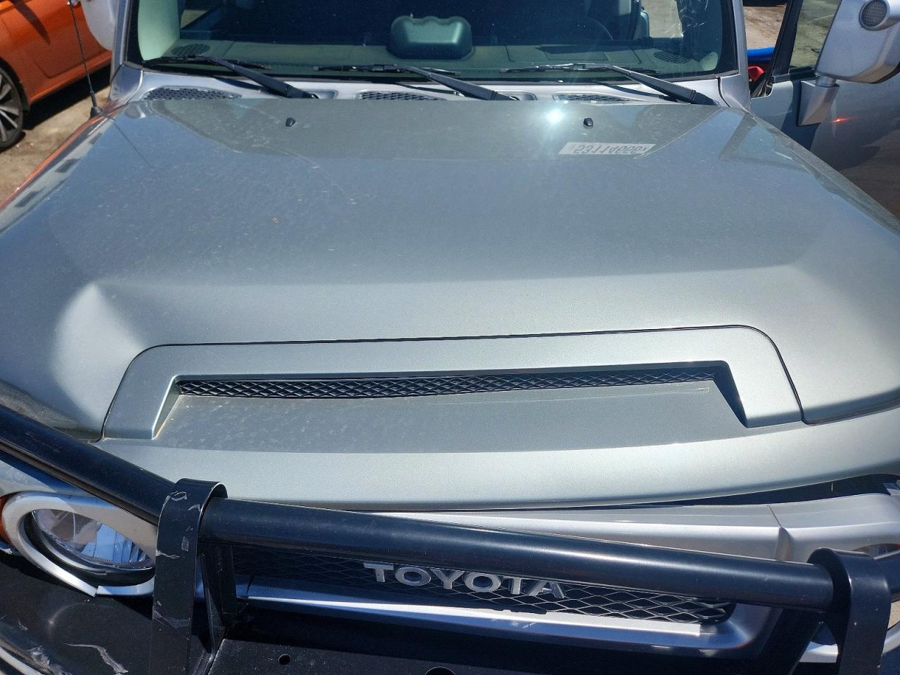 Toyota FJ Cruiser Base