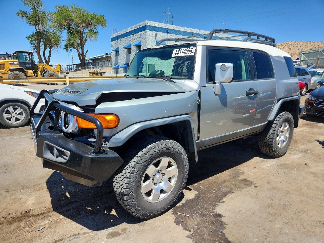 Salvage Toyota FJ Cruiser Image