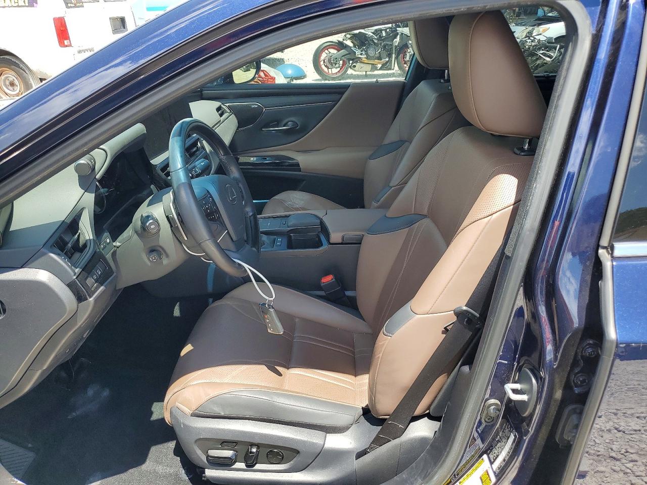 Lexus Es Ultra Luxury