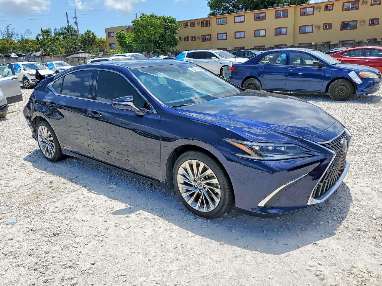Lexus Es Ultra Luxury