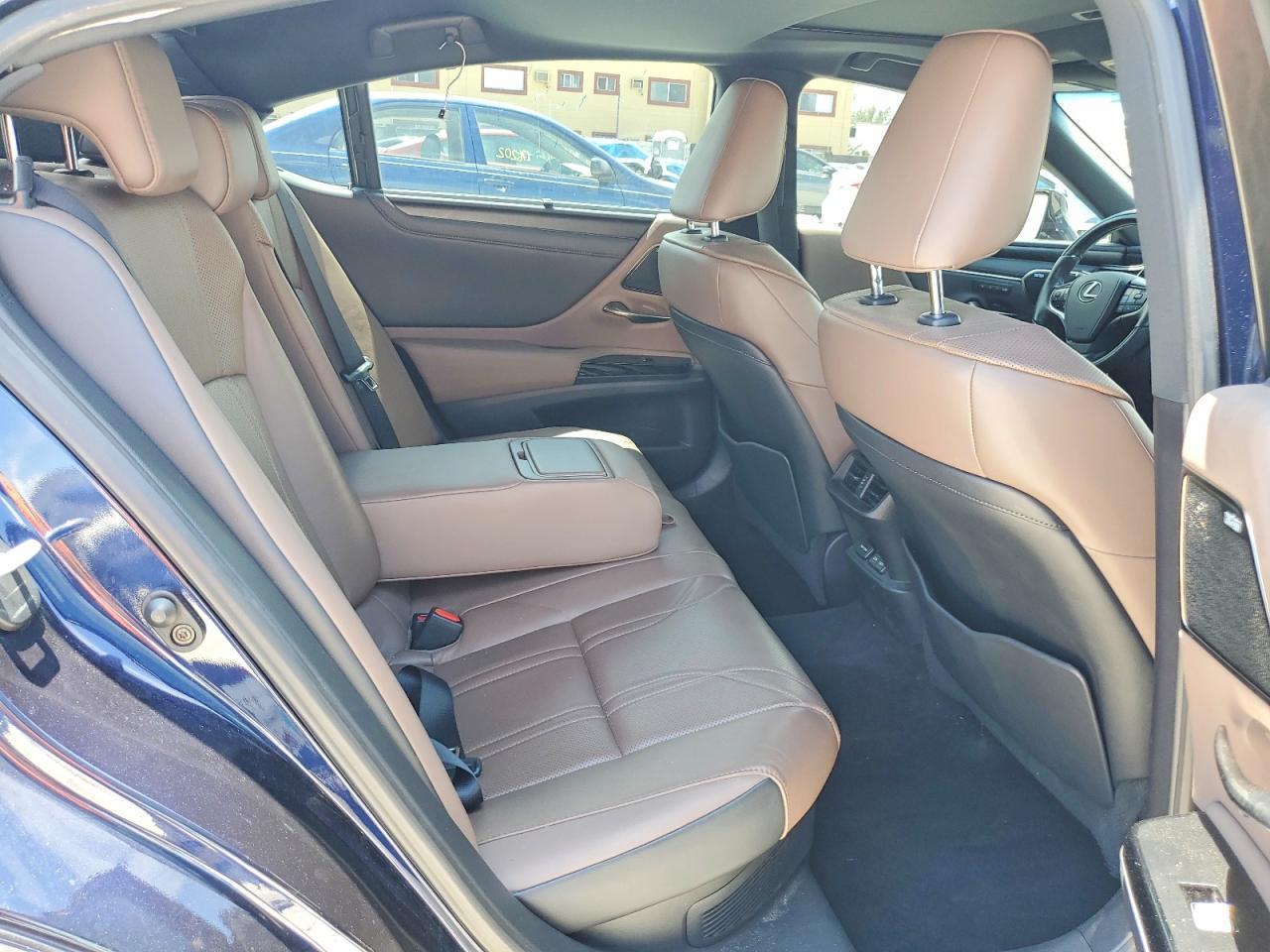Lexus Es Ultra Luxury