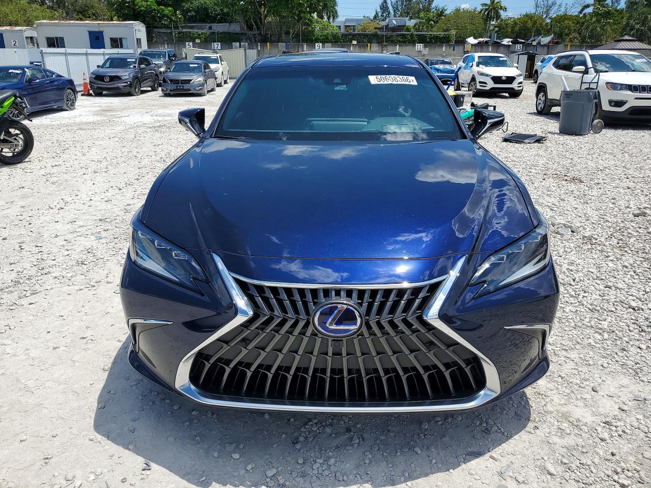 Lexus Es Ultra Luxury