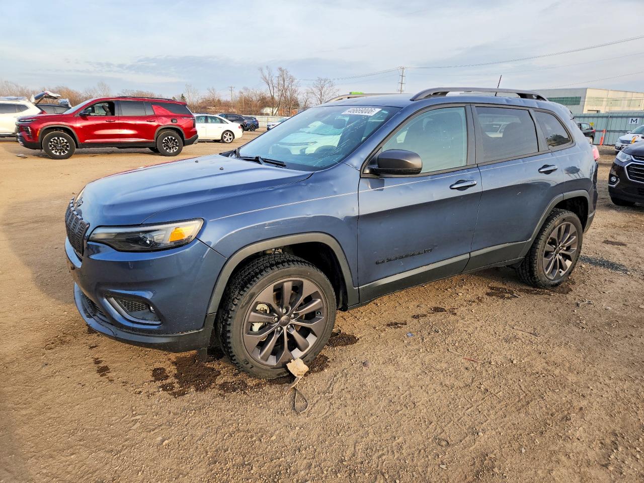 Salvage Jeep Cherokee Image