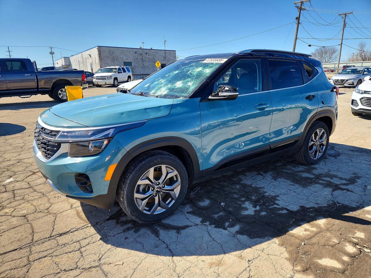Salvage Kia Seltos Image