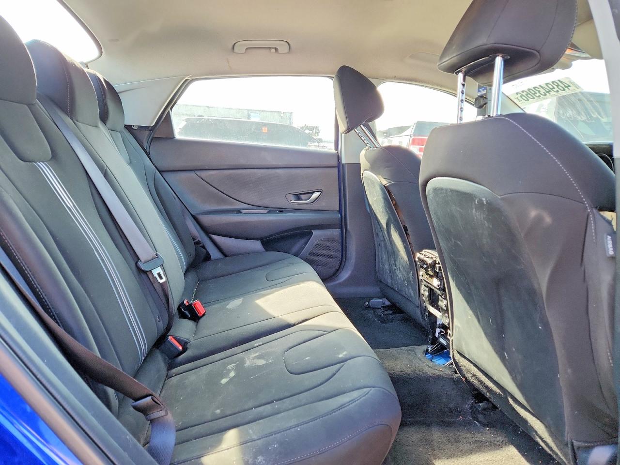 Hyundai ELANTRA Sel