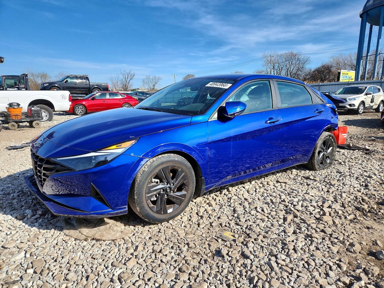 Salvage Hyundai ELANTRA Image