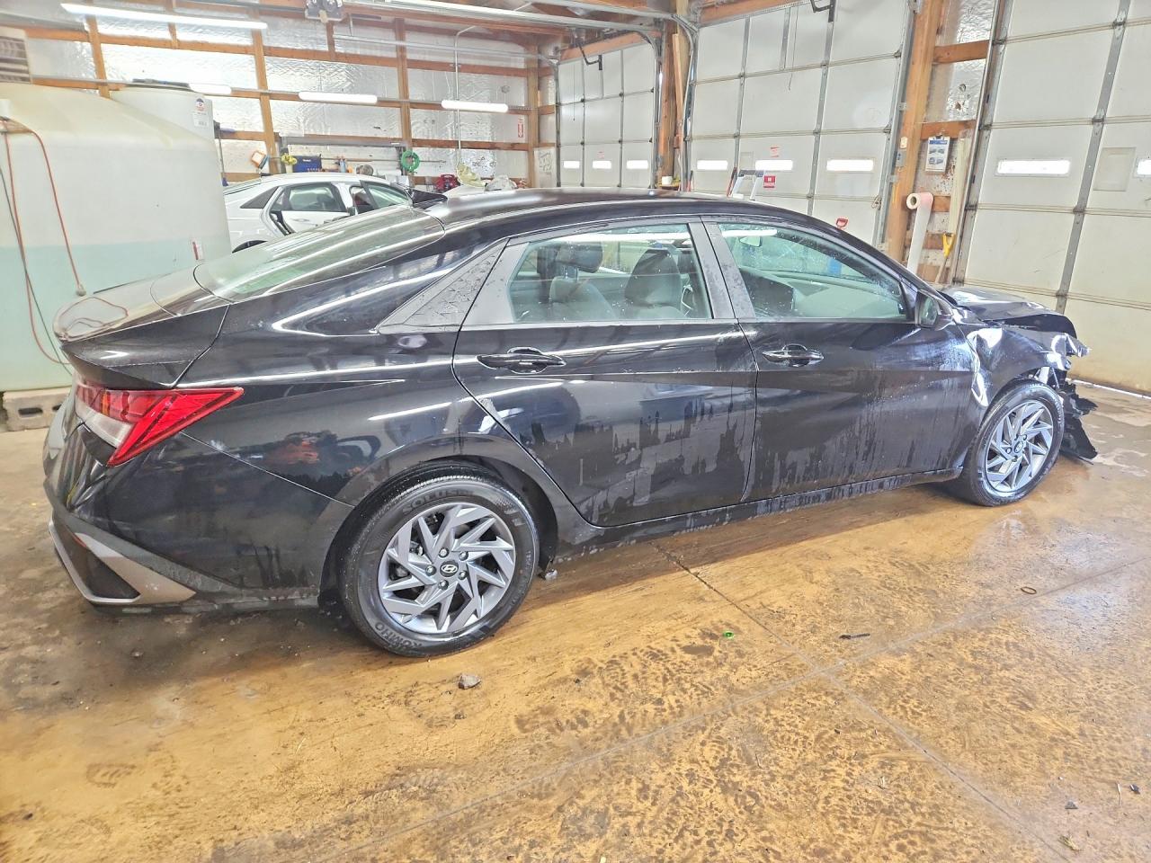 Hyundai ELANTRA Blue
