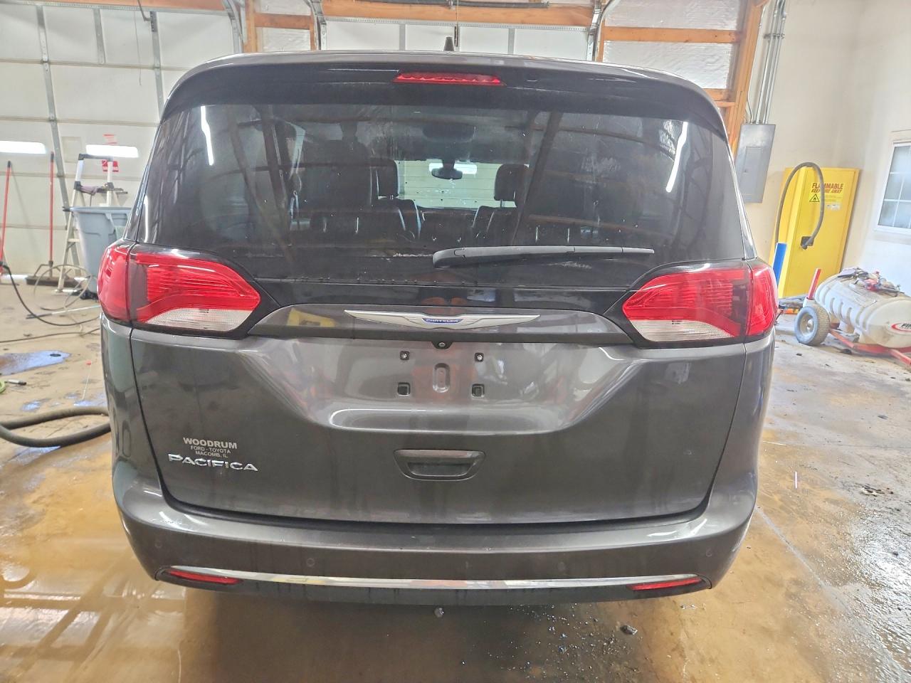 Chrysler Pacifica Touring L