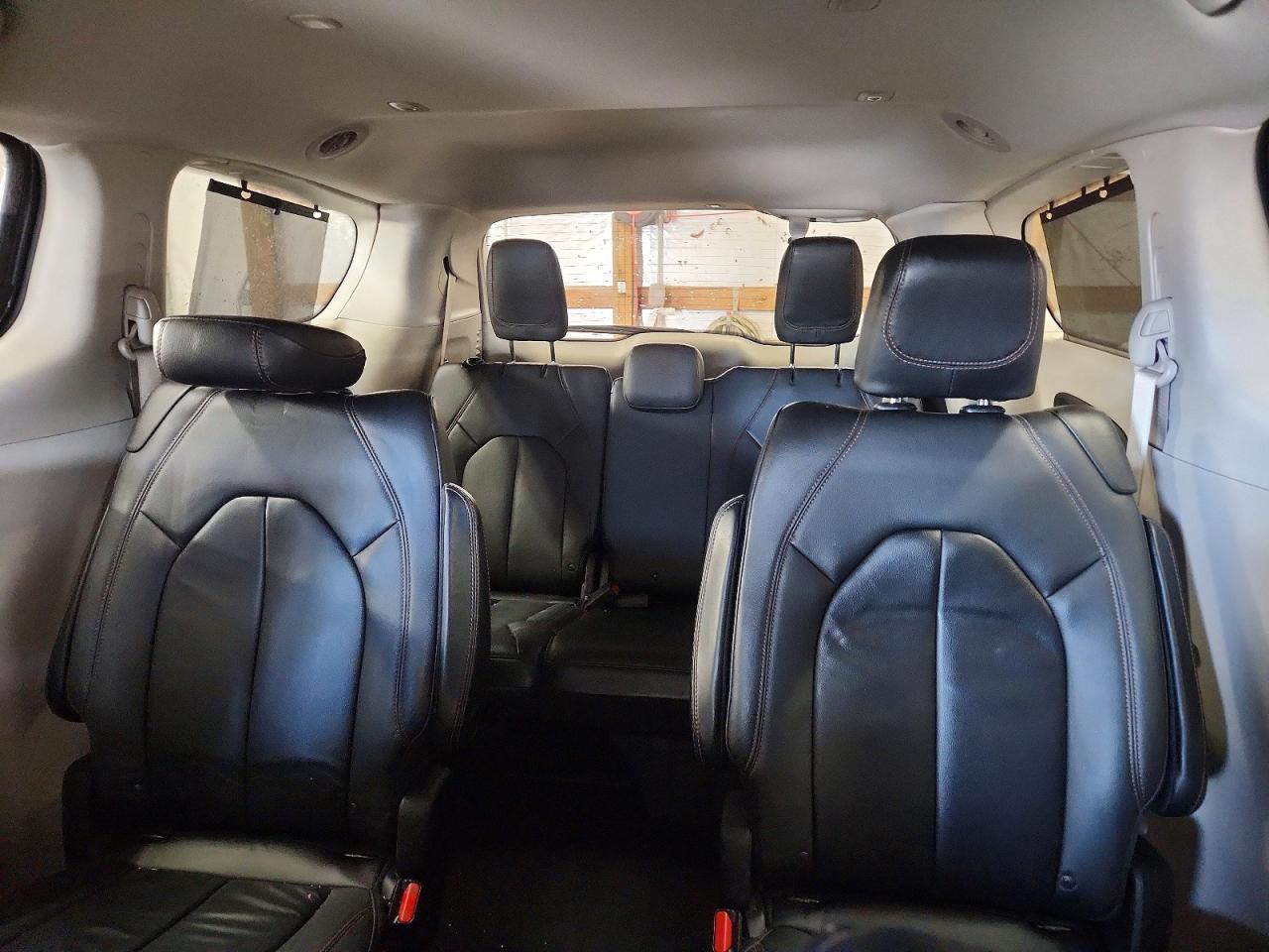 Chrysler Pacifica Touring L