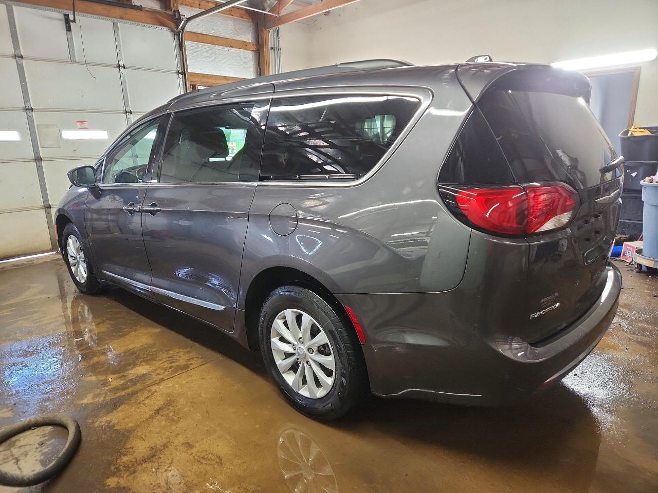 Chrysler Pacifica Touring L