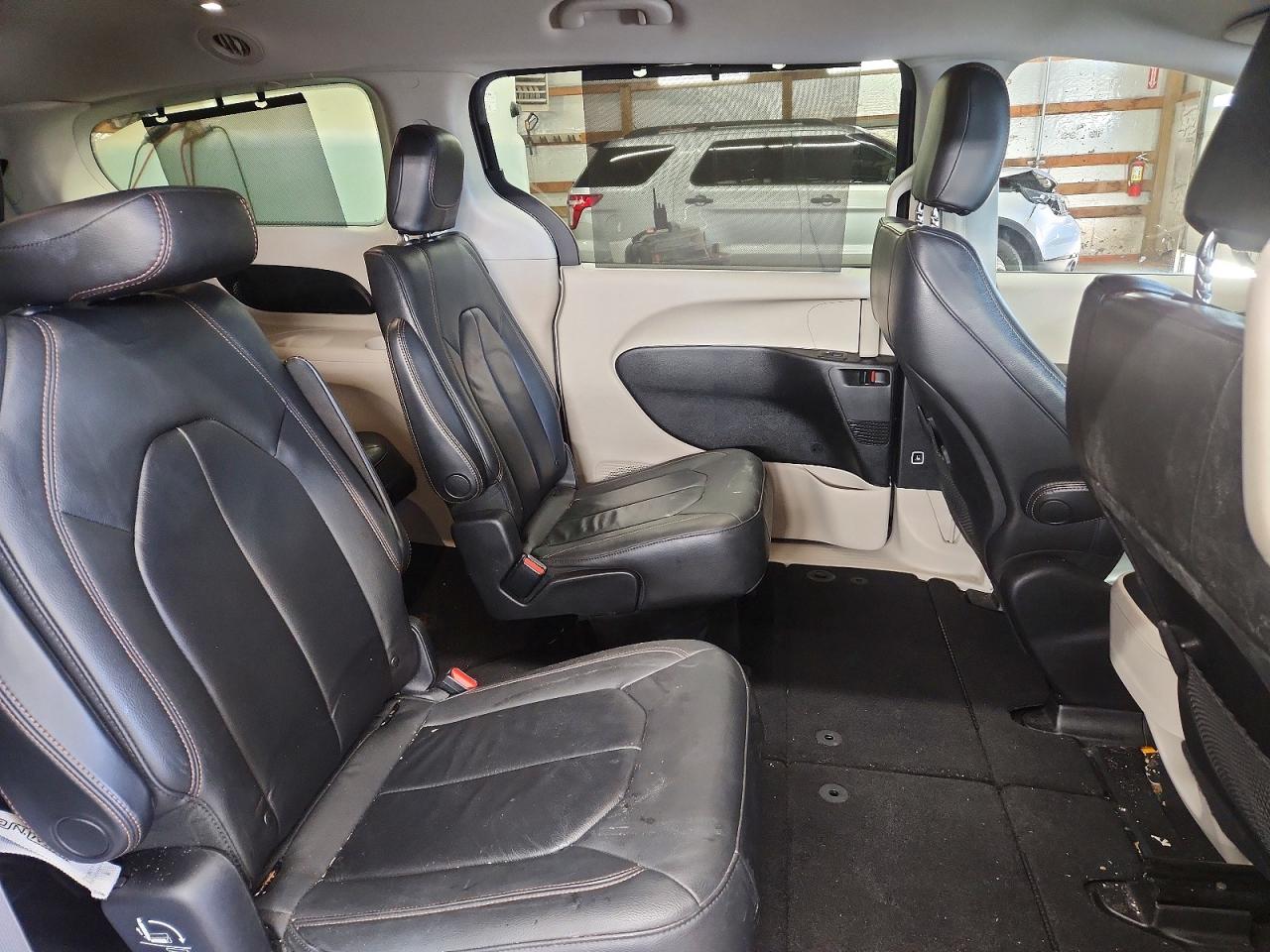 Chrysler Pacifica Touring L
