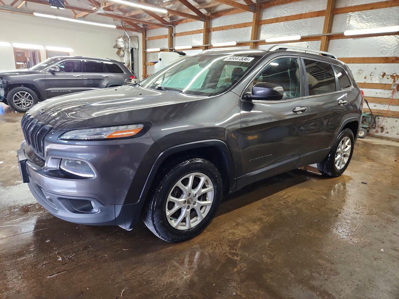 Salvage Jeep Cherokee Image