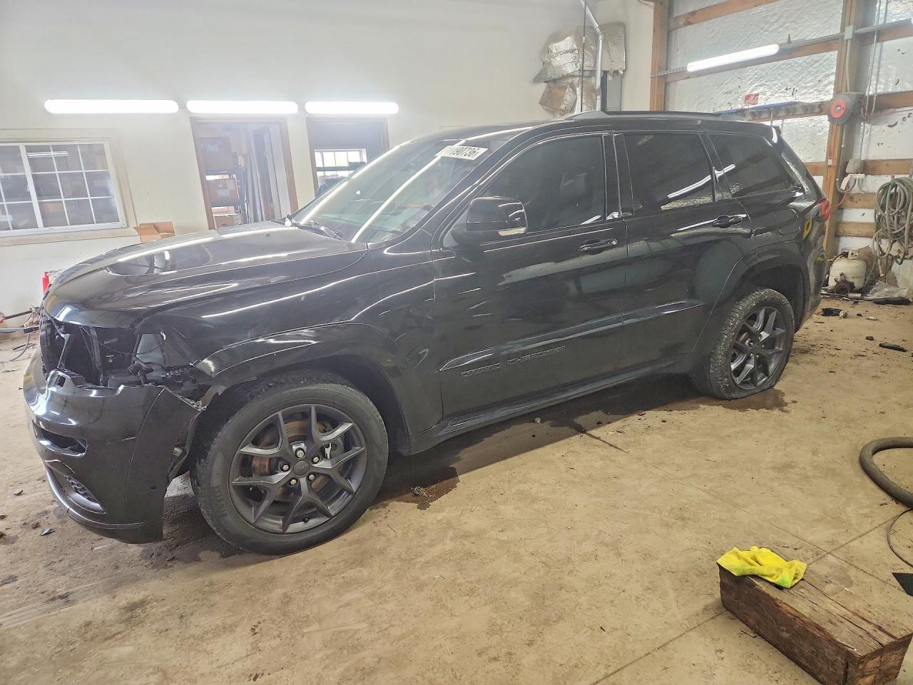 Salvage Jeep Cherokee Image
