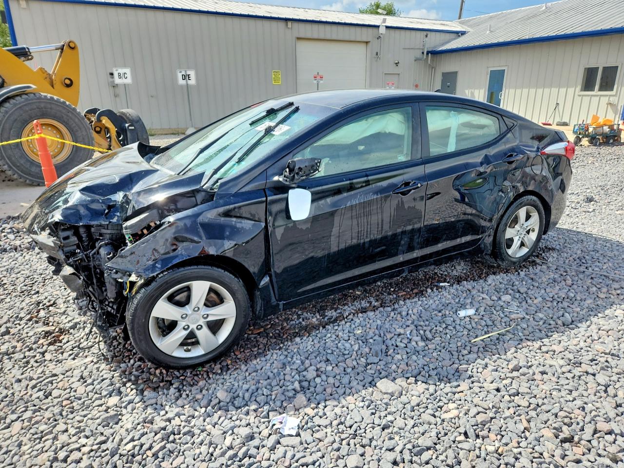 Salvage Hyundai ELANTRA Image