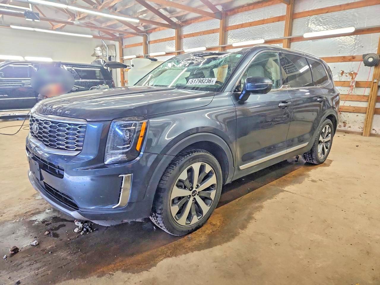 Salvage Kia Telluride Image
