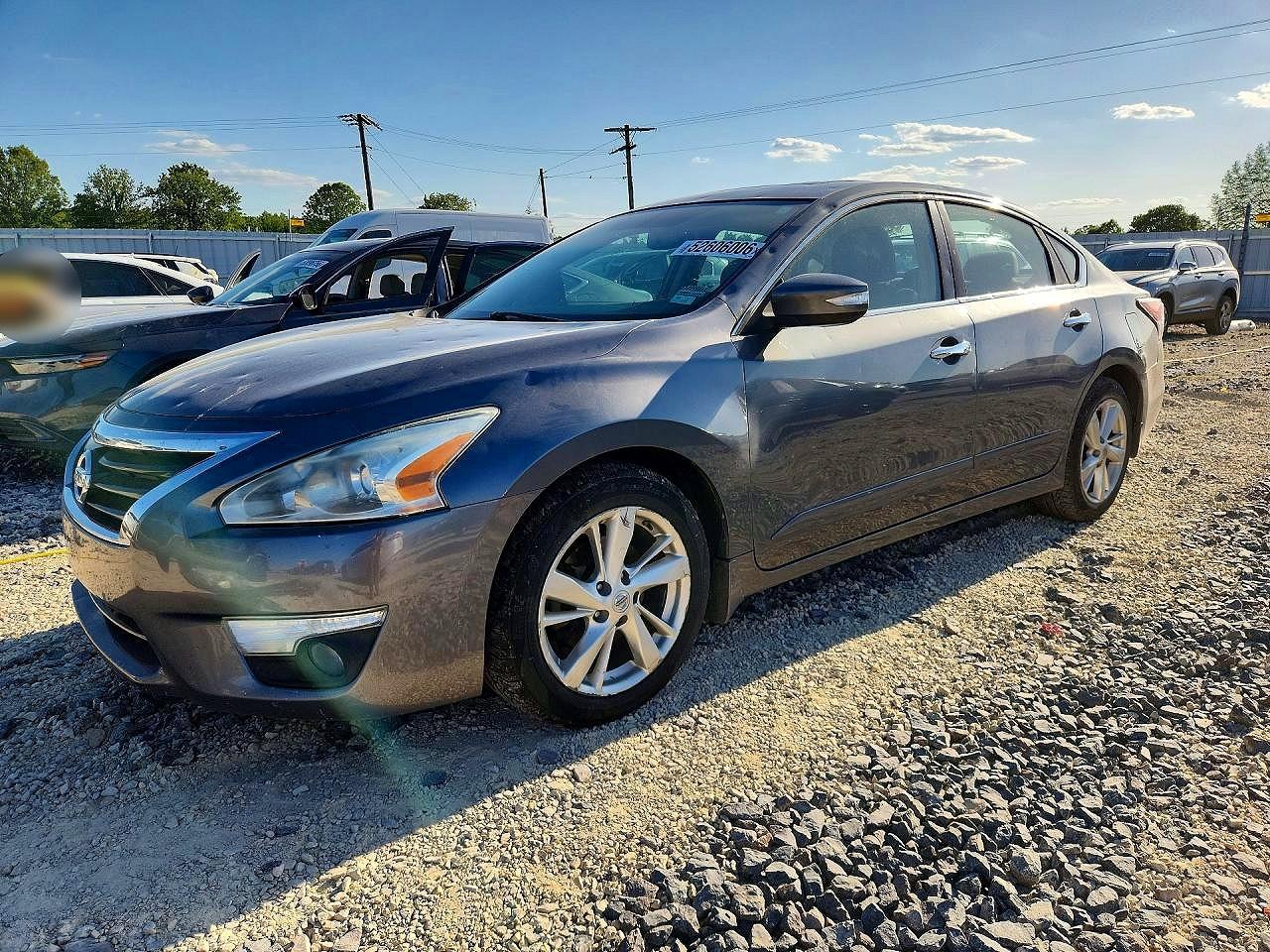 Salvage Nissan Altima Image
