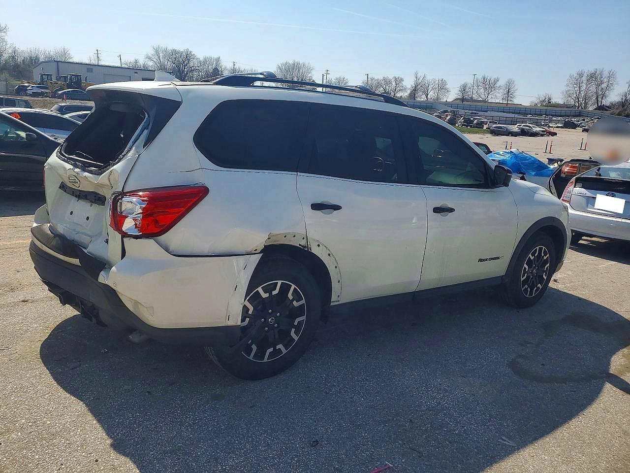 Nissan Pathfinder Sl