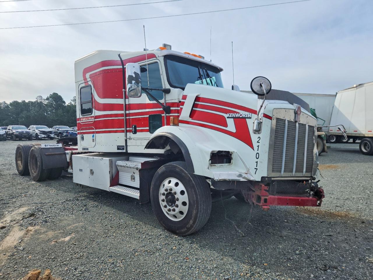 Salvage Kenworth T800 Image