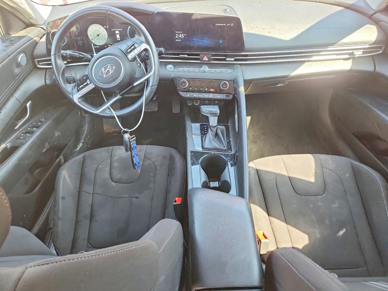 Hyundai ELANTRA Sel