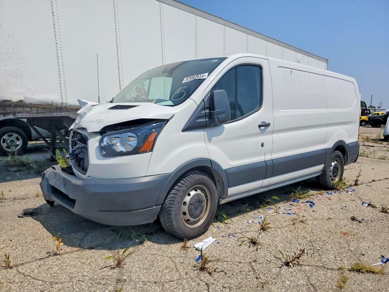 Salvage Ford Transit Image