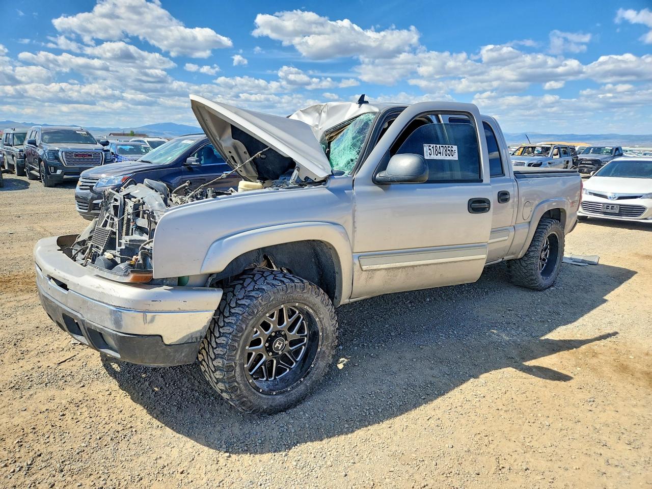 Salvage Chevrolet Silverado Image