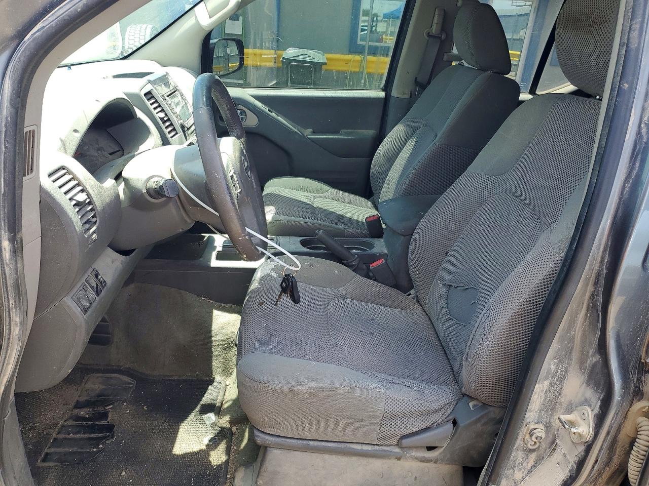 Nissan Frontier Sv
