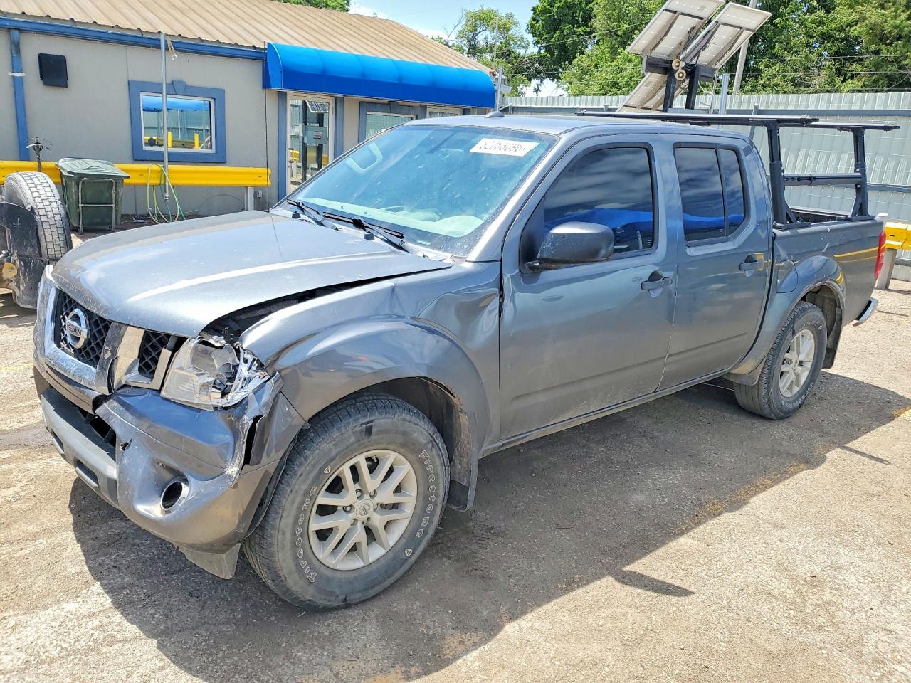 Salvage Nissan Frontier Image