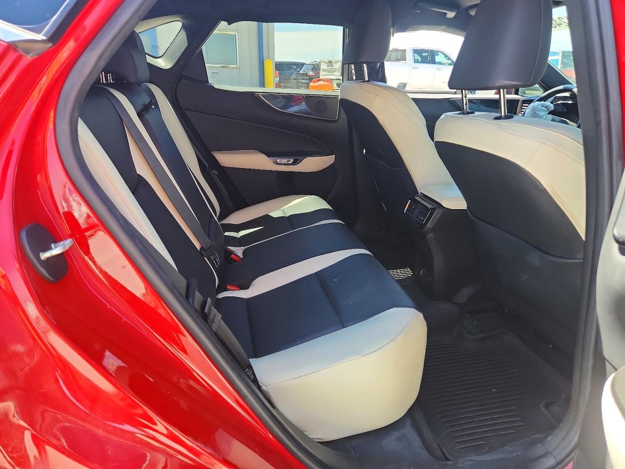 Lexus NX Base