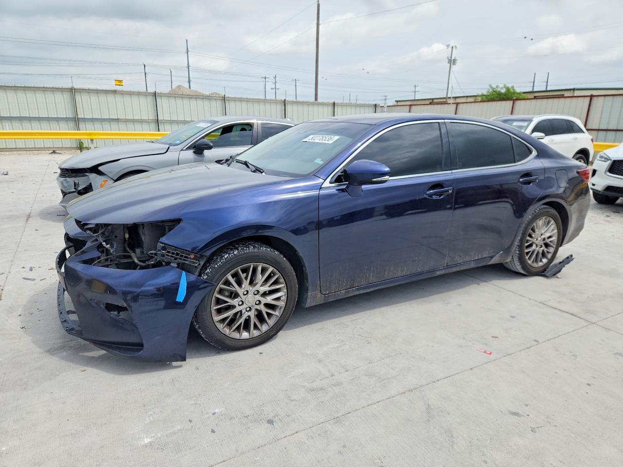 Salvage Lexus Es Image