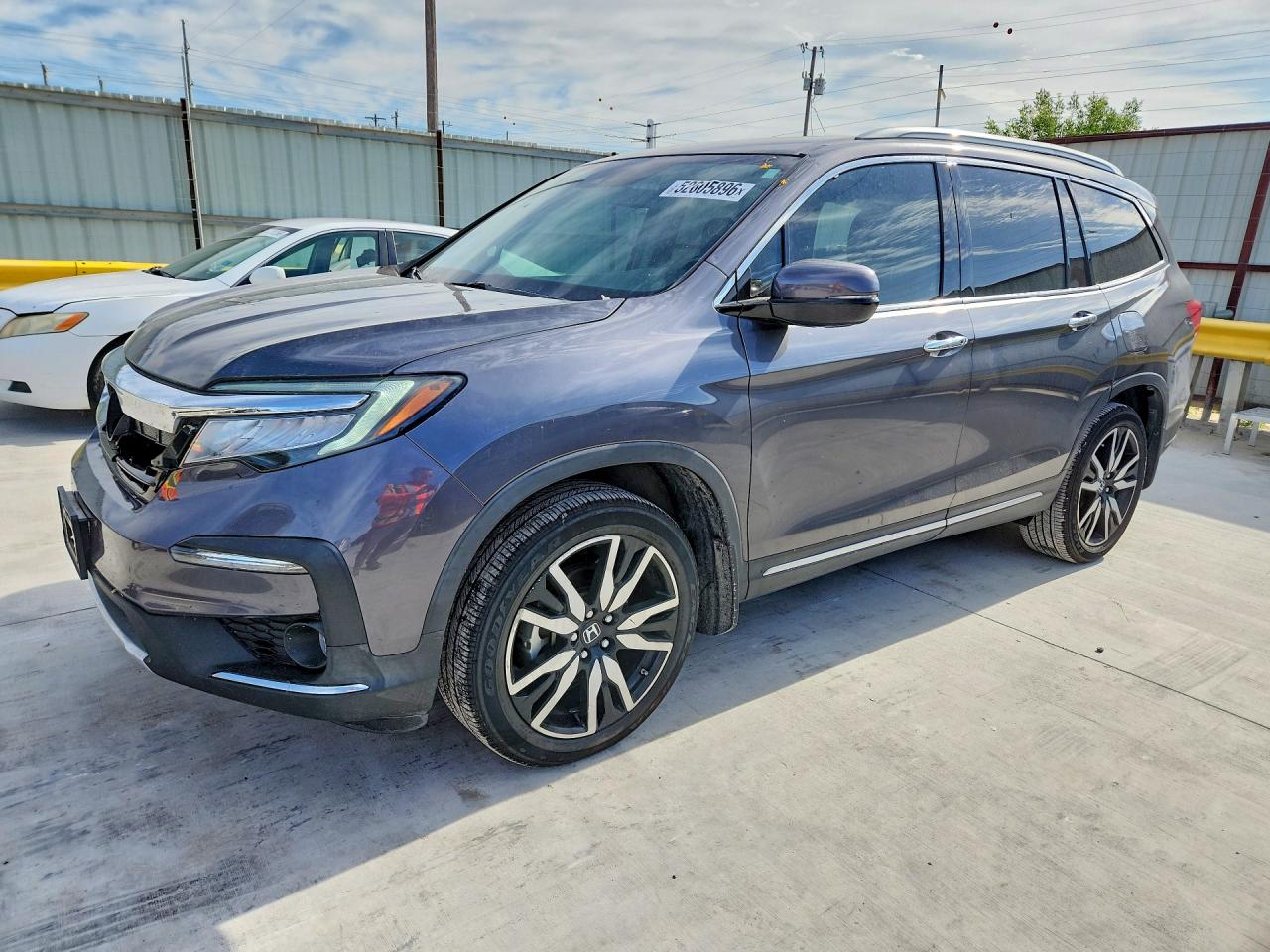 Salvage Honda Pilot Image