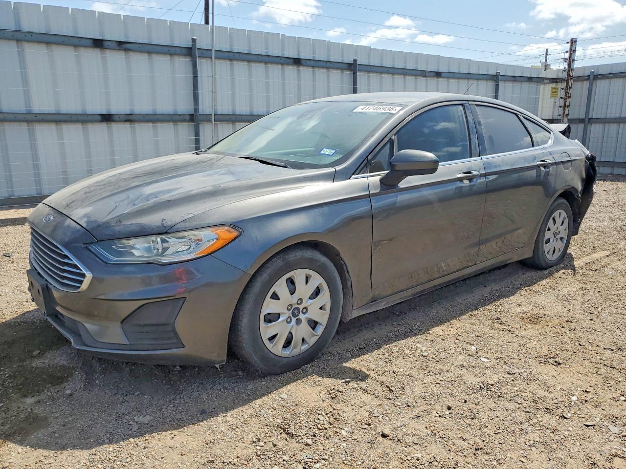 Salvage Ford Fusion Image
