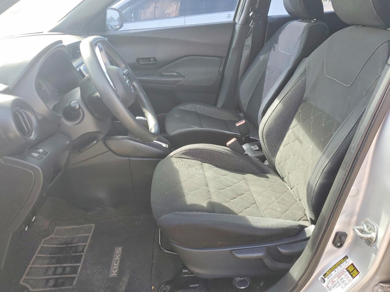 Nissan Kicks S