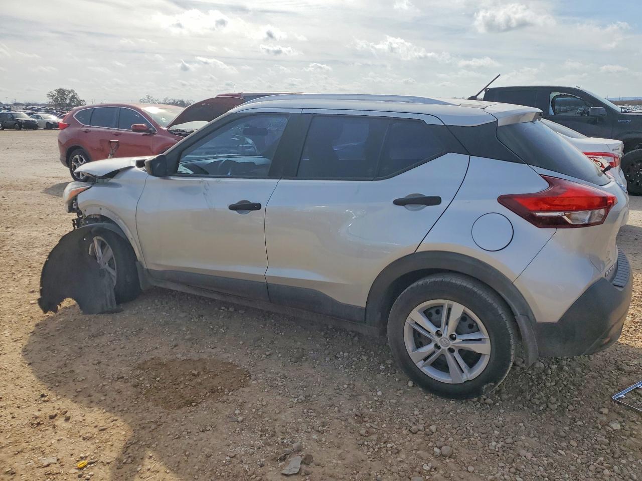 Nissan Kicks S