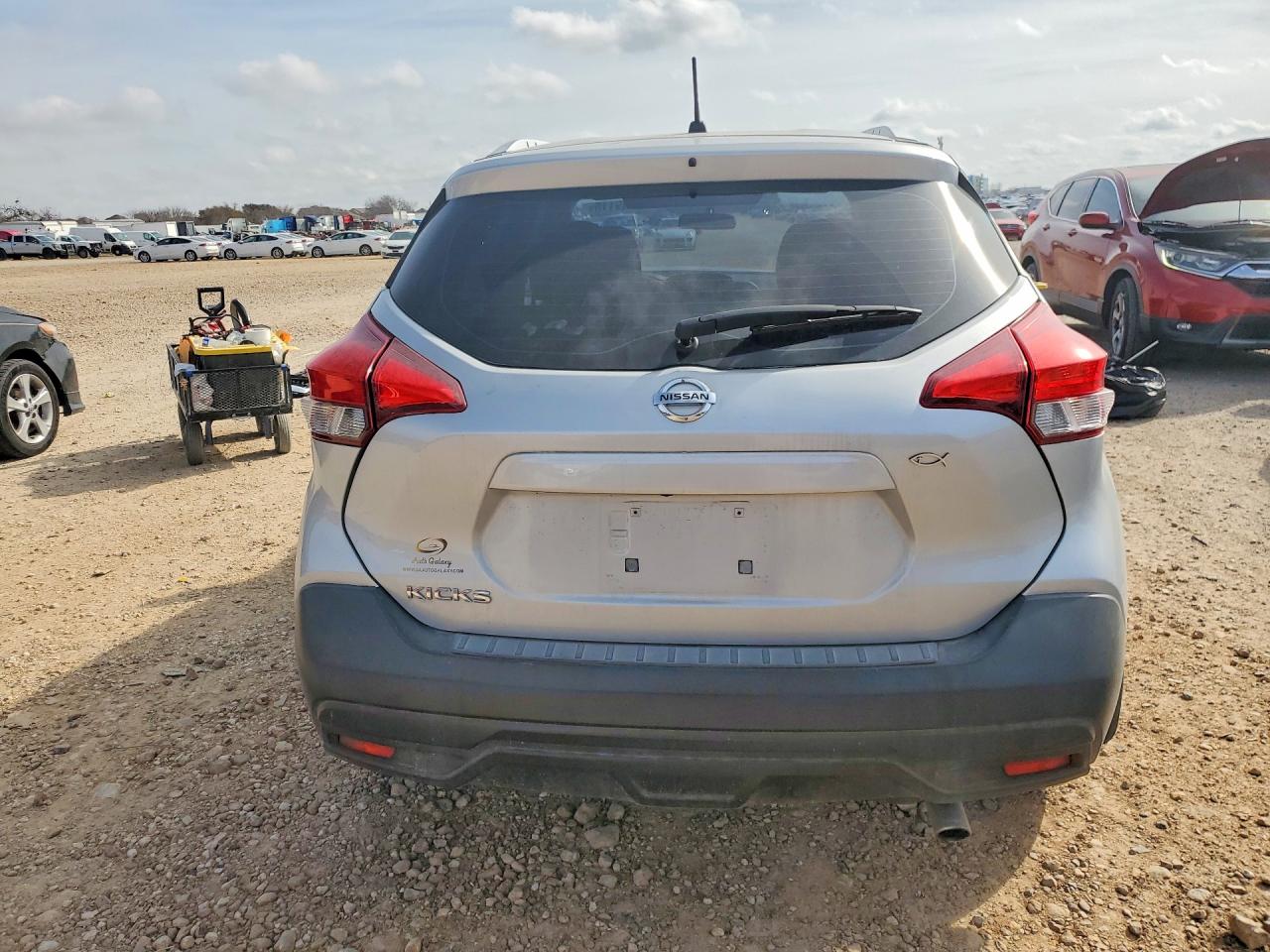Nissan Kicks S