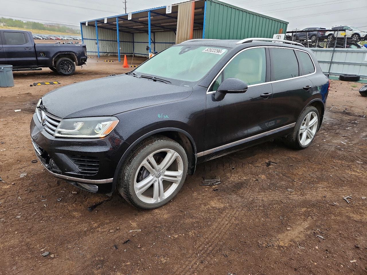 Salvage Volkswagen Touareg Image