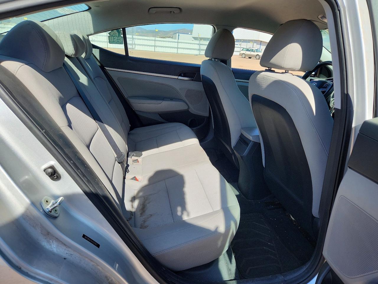 Hyundai ELANTRA Sel
