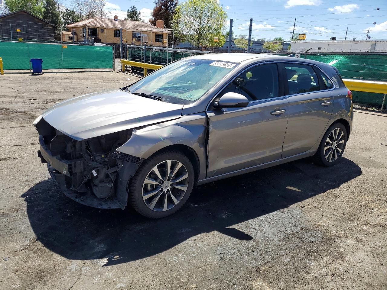 Salvage Hyundai ELANTRA Image