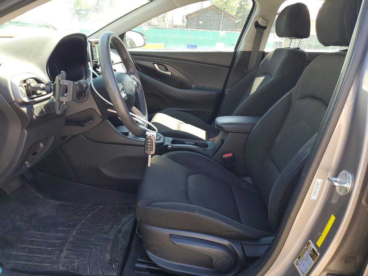 Hyundai ELANTRA Base