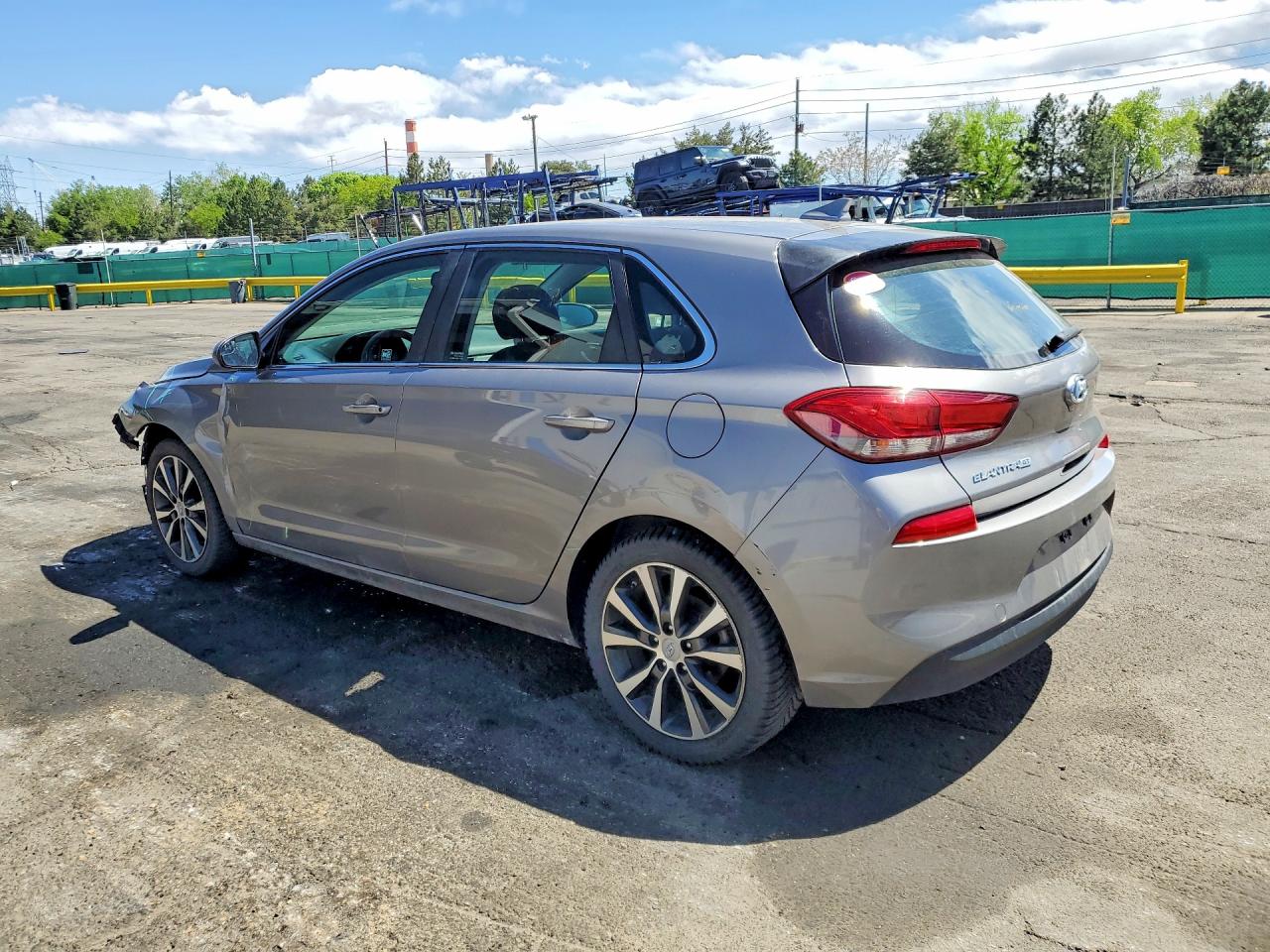 Hyundai ELANTRA Base