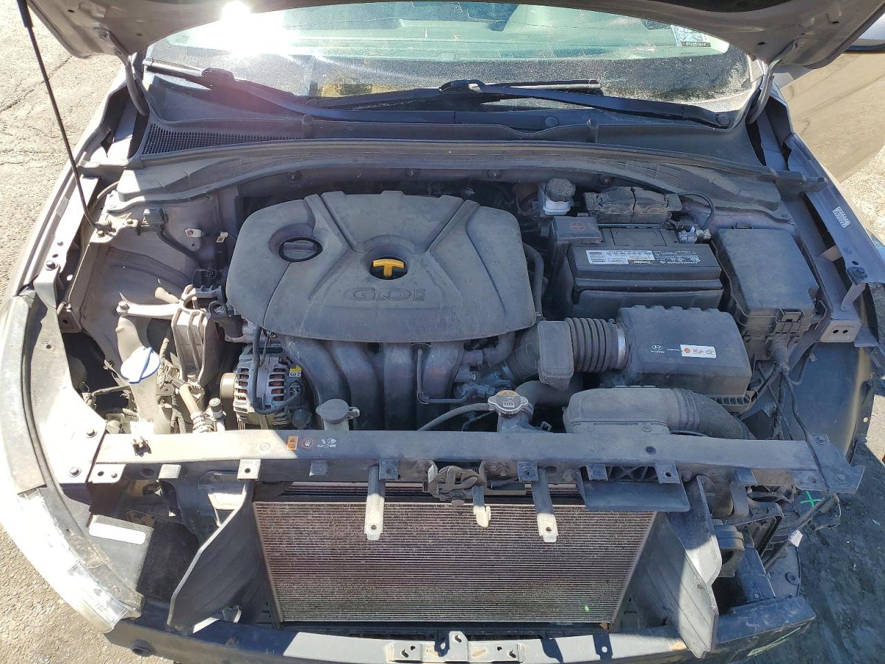 Hyundai ELANTRA Base