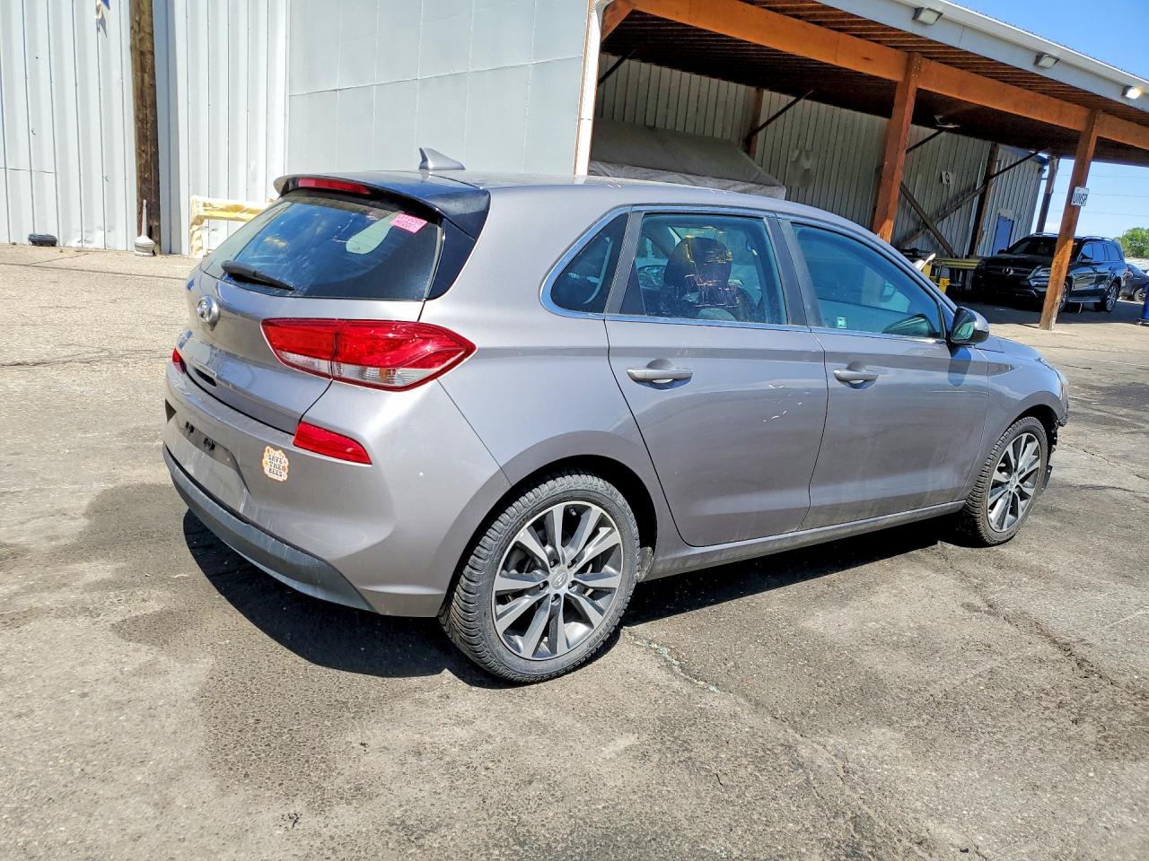 Hyundai ELANTRA Base