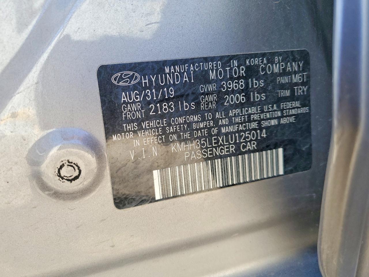 Hyundai ELANTRA Base