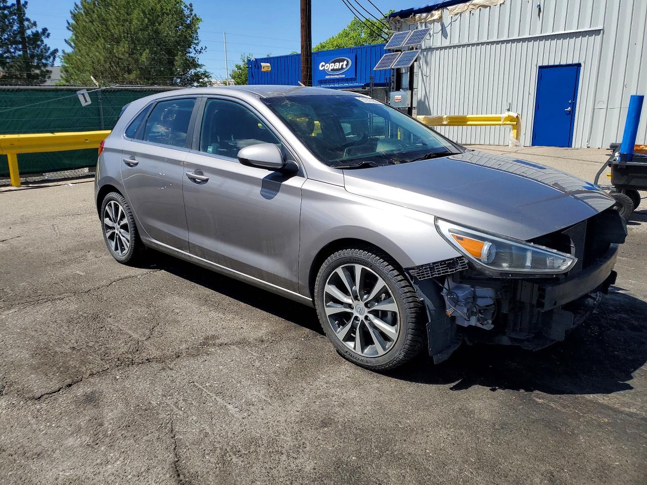 Hyundai ELANTRA Base
