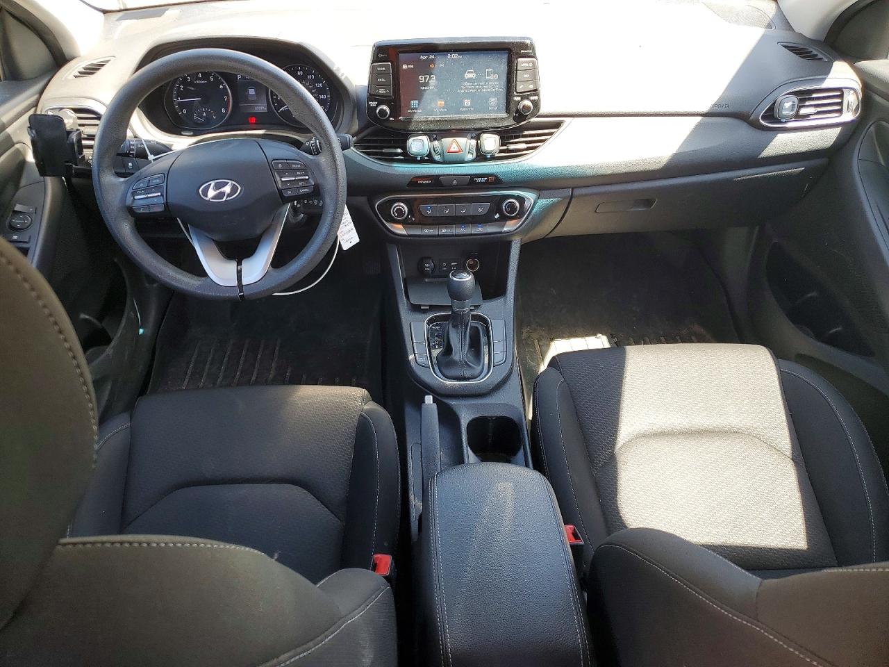 Hyundai ELANTRA Base