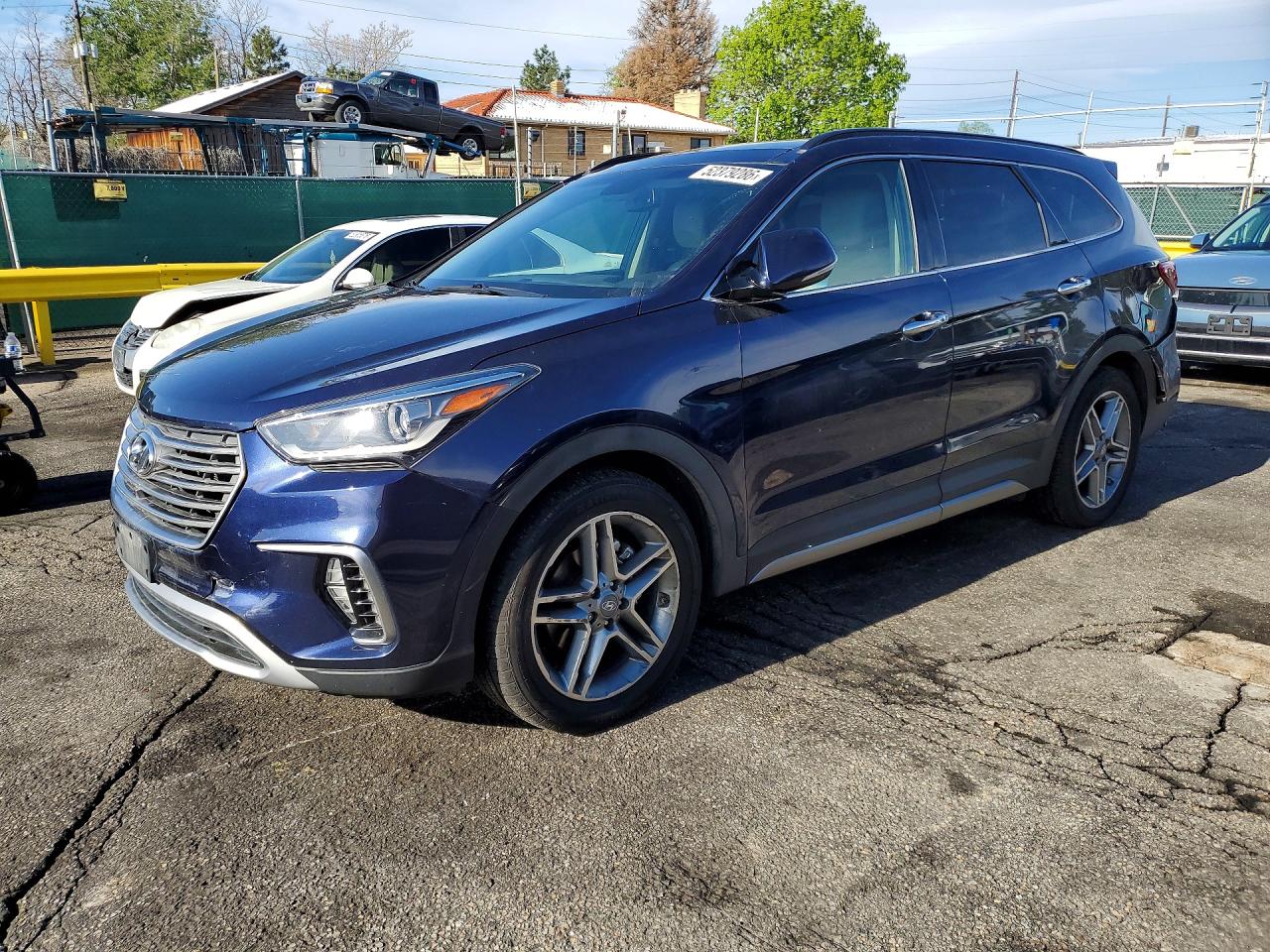 Salvage Hyundai SANTA FE Image