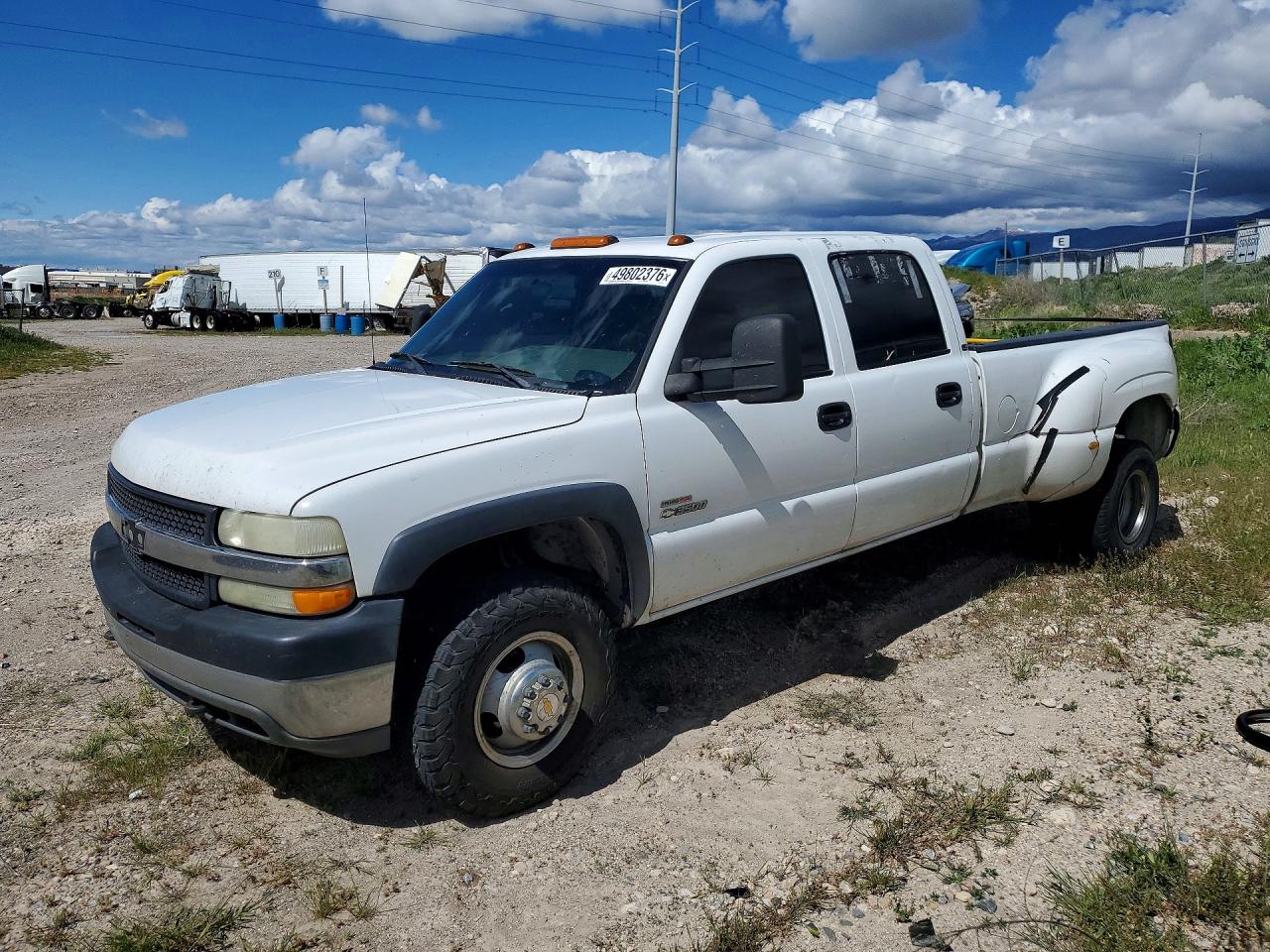Salvage Chevrolet Silverado Image