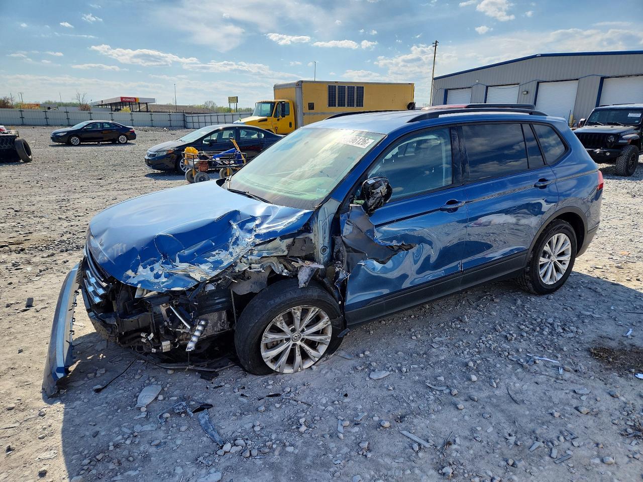 Salvage Volkswagen Tiguan Image